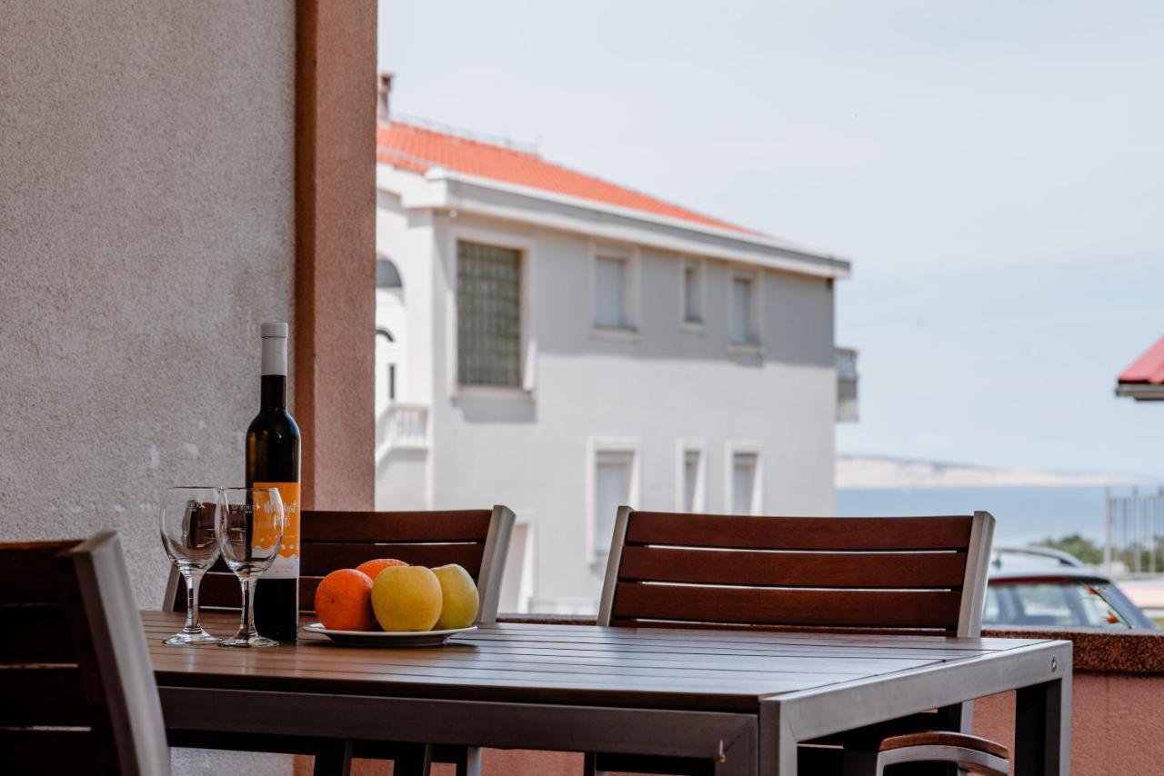 Apartmens Leona Karlobag Exterior foto