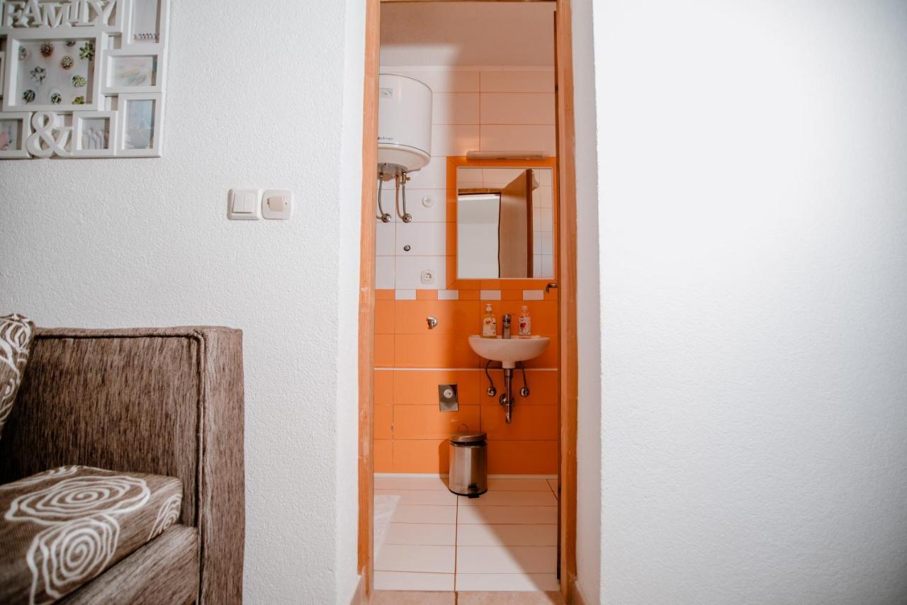 Apartmens Leona Karlobag Exterior foto