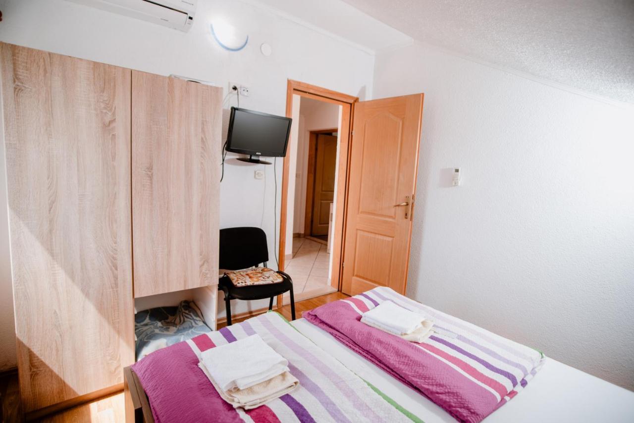 Apartmens Leona Karlobag Exterior foto