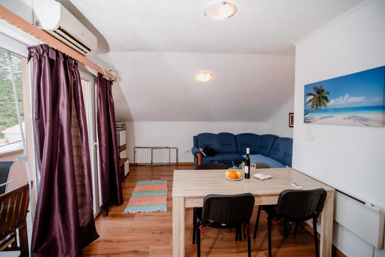 Apartmens Leona Karlobag Exterior foto