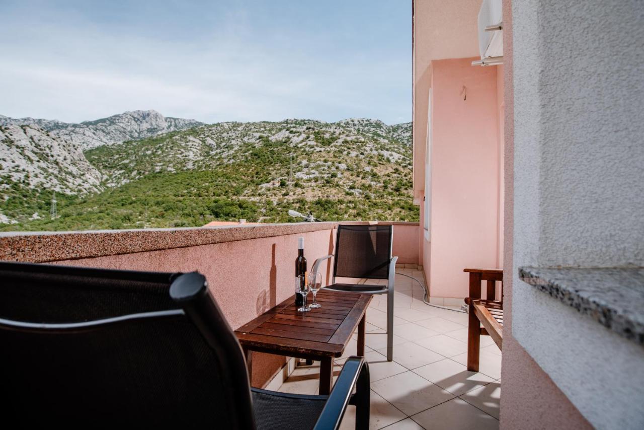 Apartmens Leona Karlobag Exterior foto