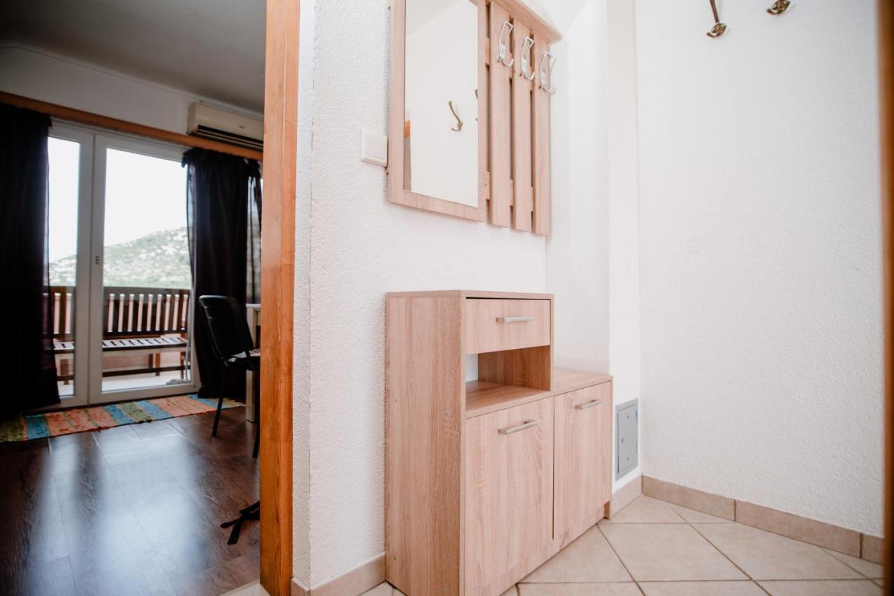 Apartmens Leona Karlobag Exterior foto