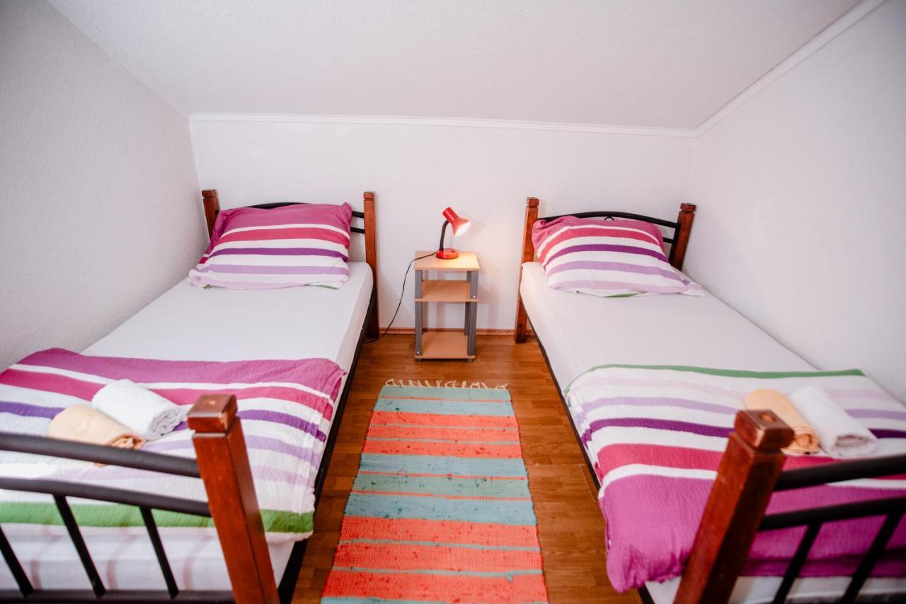 Apartmens Leona Karlobag Exterior foto