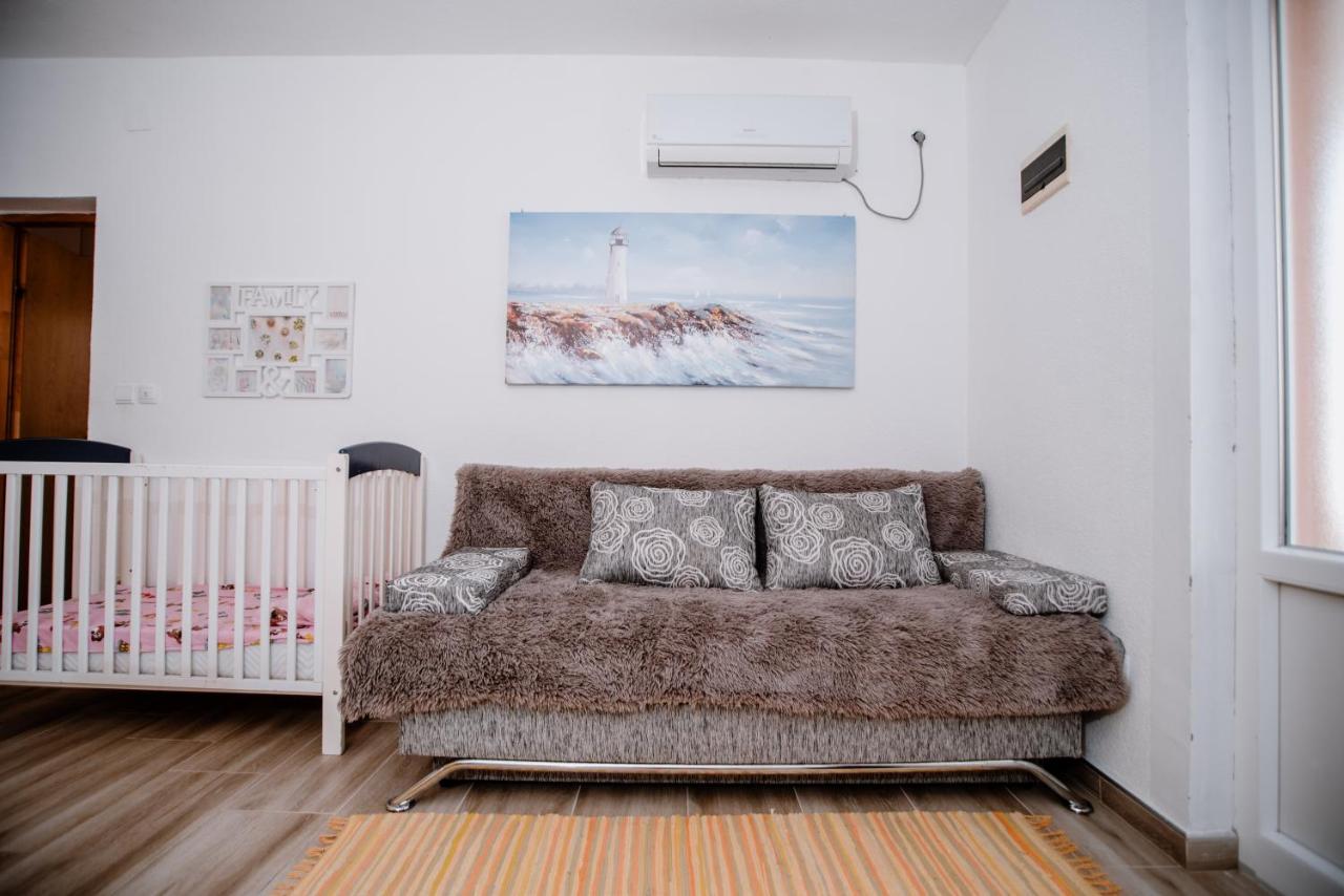 Apartmens Leona Karlobag Exterior foto