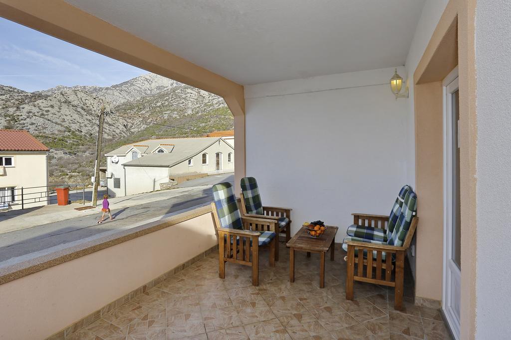 Apartmens Leona Karlobag Exterior foto